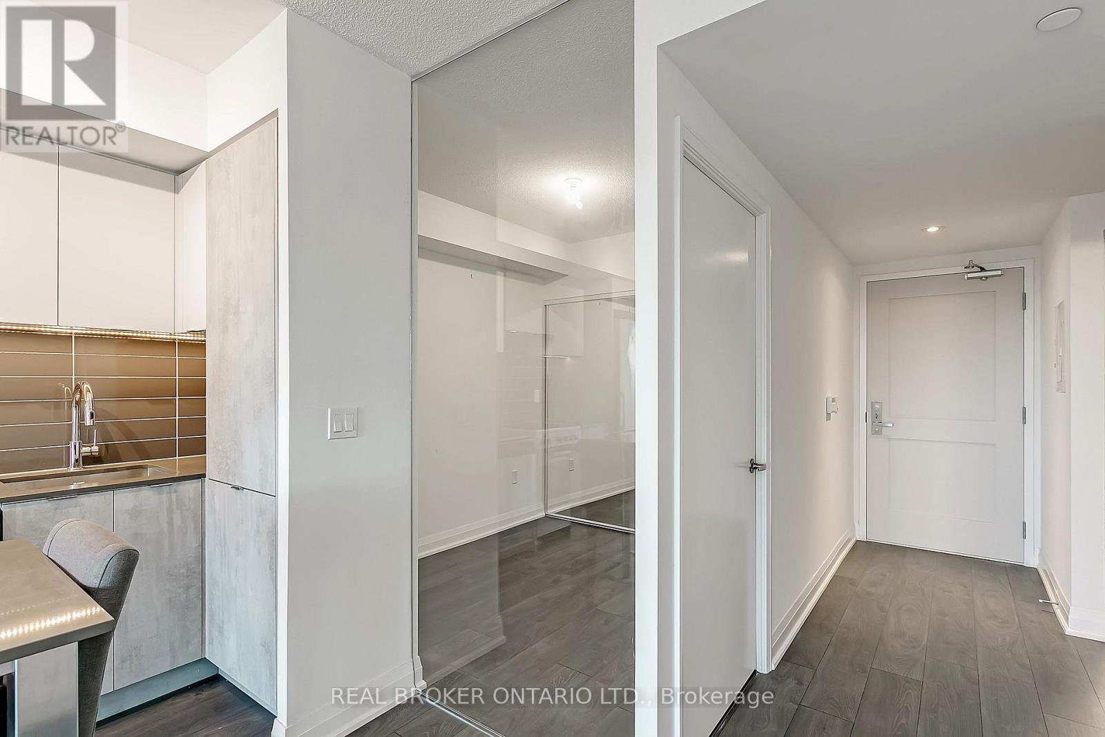 832 - 26 Gibbs Road, Toronto, Ontario  M9B 0E3 - Photo 13 - W12722550