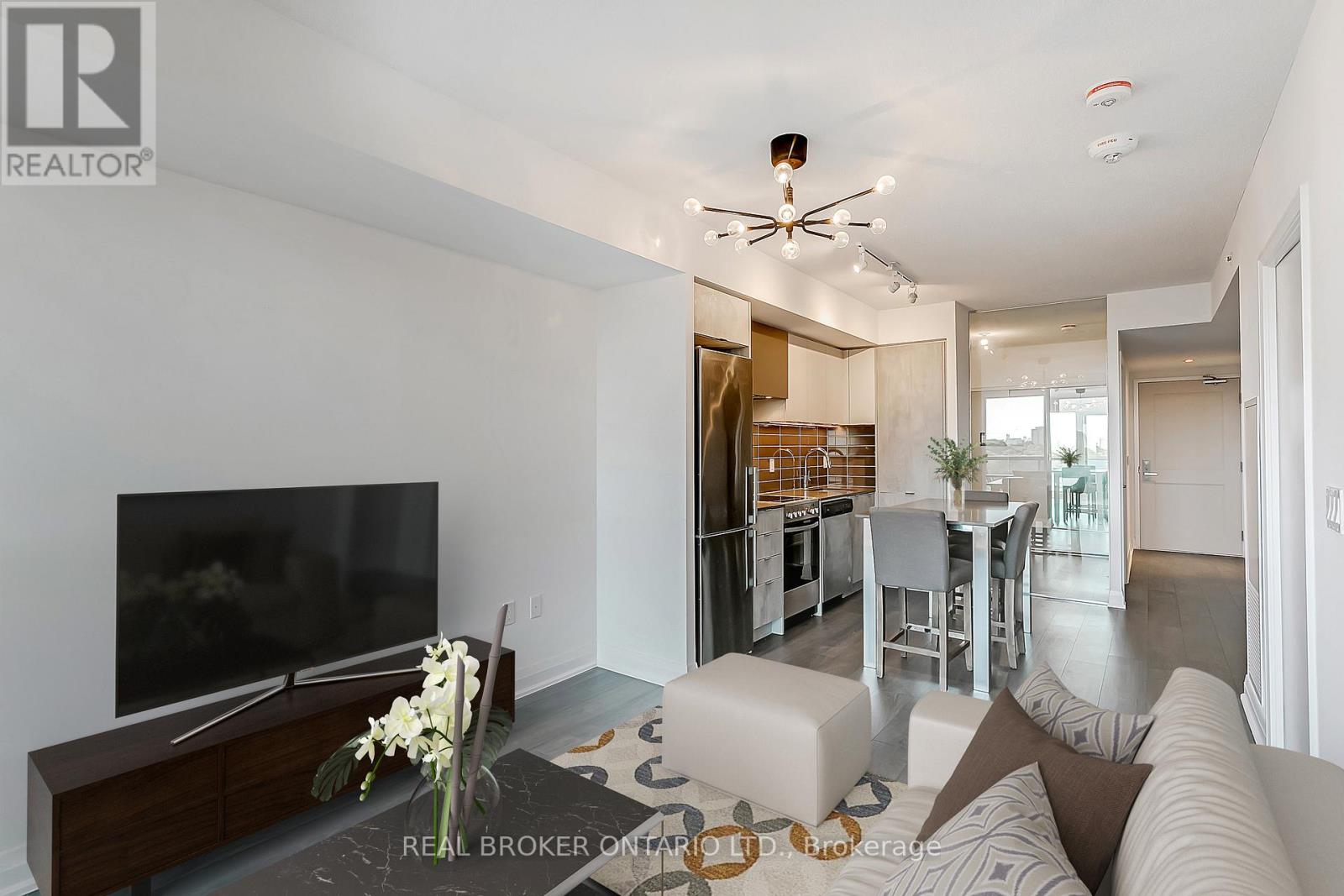 832 - 26 Gibbs Road, Toronto, Ontario  M9B 0E3 - Photo 3 - W12722550