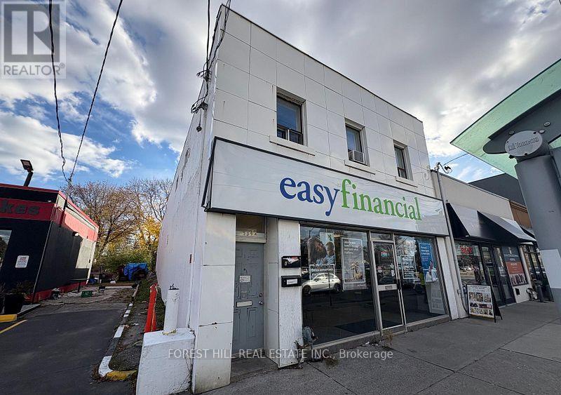 A - 739 THE QUEENSWAY, Toronto, Ontario