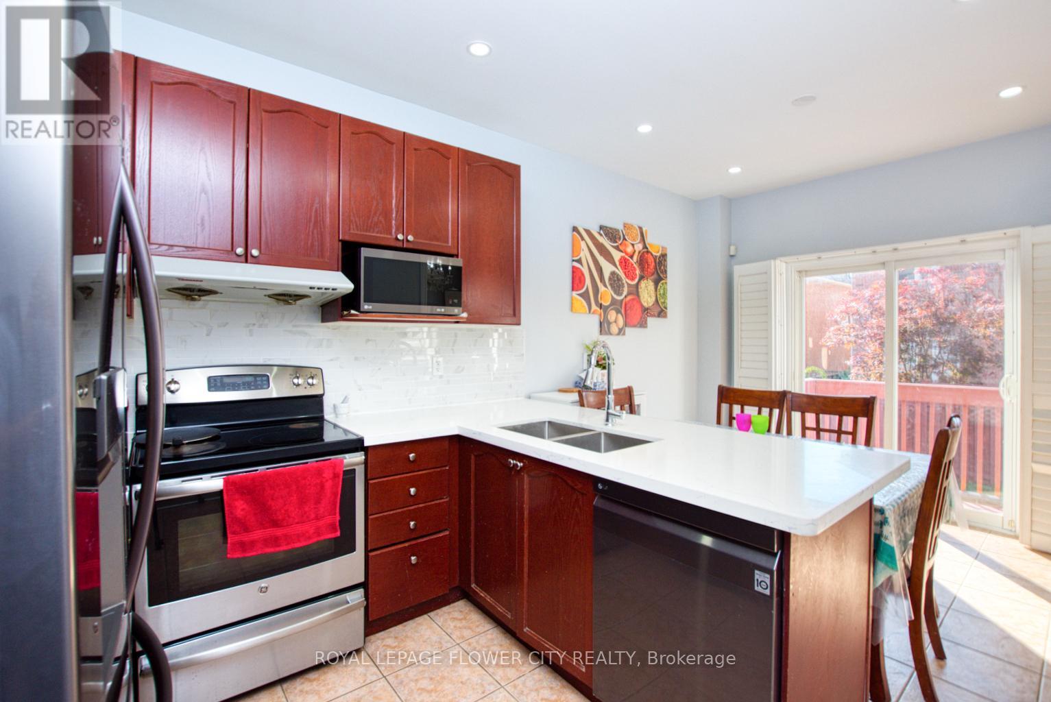 Upper - 18 Saint Eugene Street, Brampton, Ontario  L6Y 0K9 - Photo 10 - W12722588