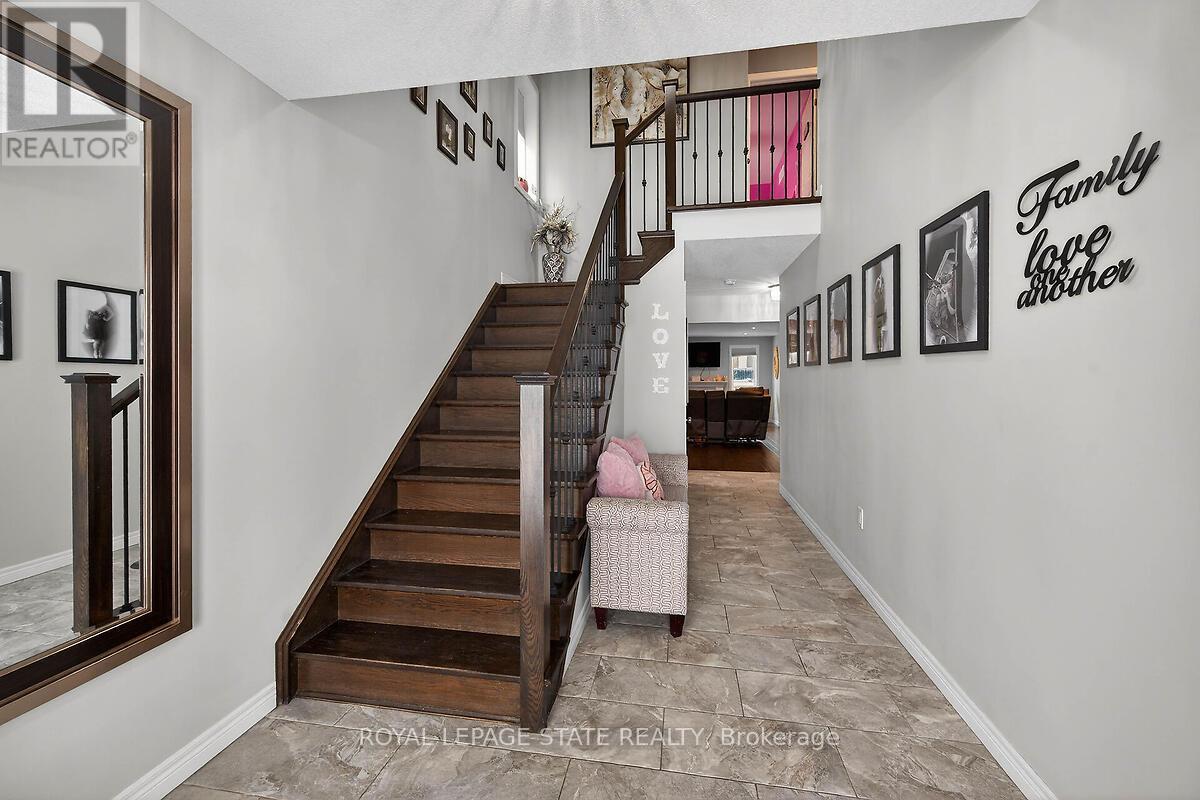 71 Jessica Street, Hamilton, Ontario  L8E 4A3 - Photo 4 - X12722576