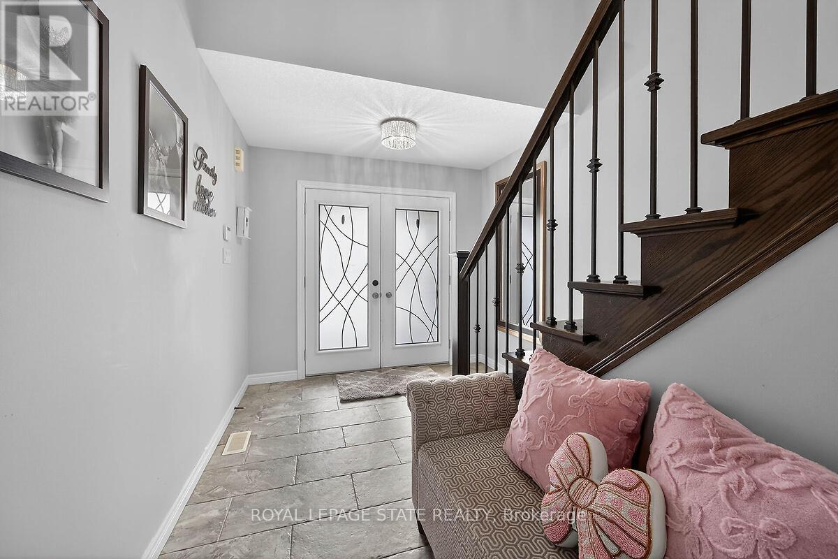 71 Jessica Street, Hamilton, Ontario  L8E 4A3 - Photo 5 - X12722576