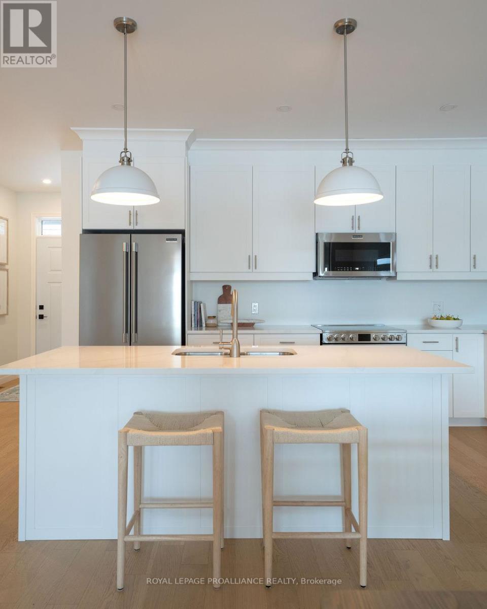 71 Seymour Street W, Centre Hastings, Ontario  K0K 2K0 - Photo 4 - X12722648