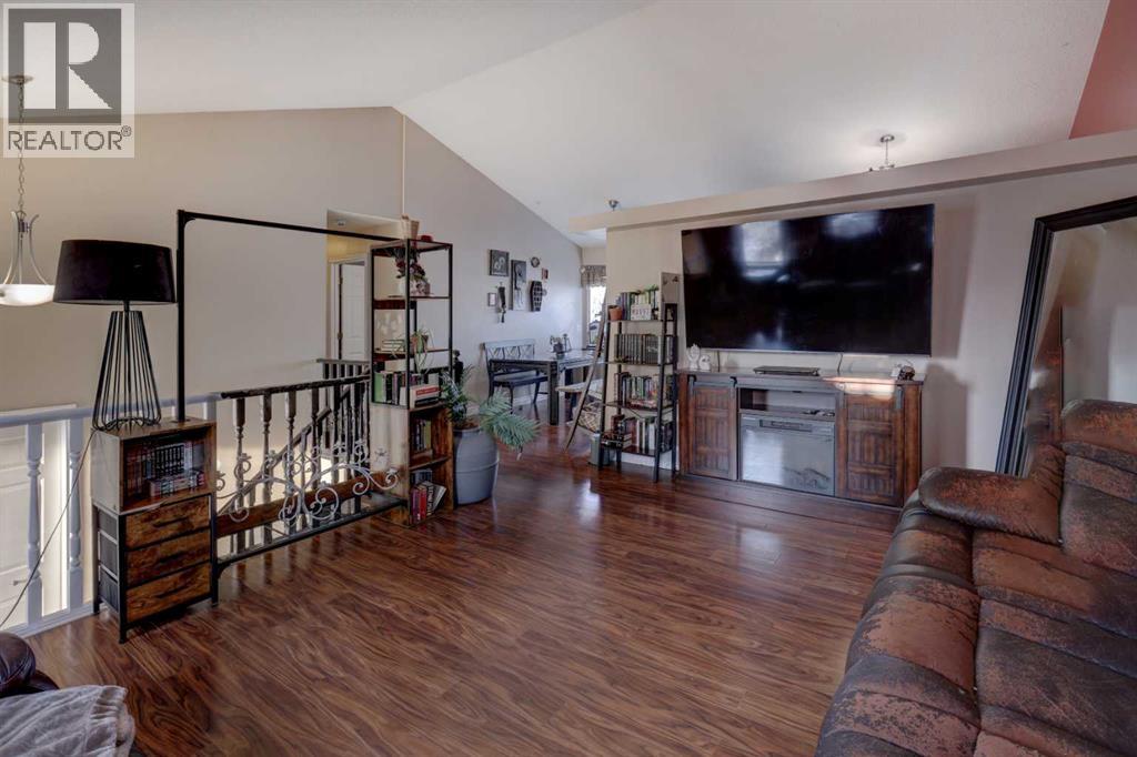 207 Strathaven Bay, Strathmore, Alberta  T1P 1N4 - Photo 4 - A2276840