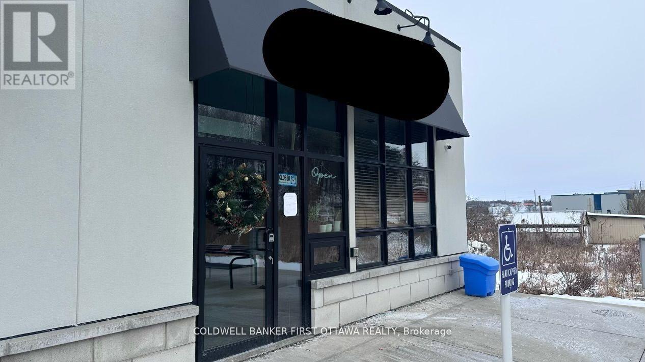 4 - 3735 ST JOSEPH BOULEVARD, Ottawa, Ontario