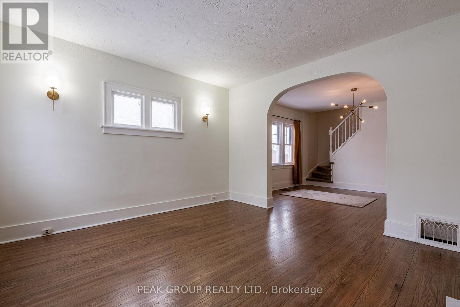 65 Elgin Street E, Welland, Ontario  L3C 4S4 - Photo 3 - X12722656