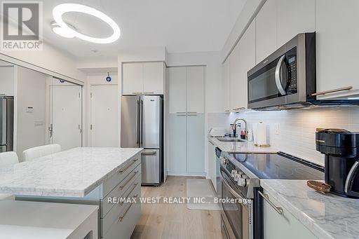 1122 - 70 Roehampton Avenue, Toronto, Ontario  M4P 1R2 - Photo 9 - C12722644