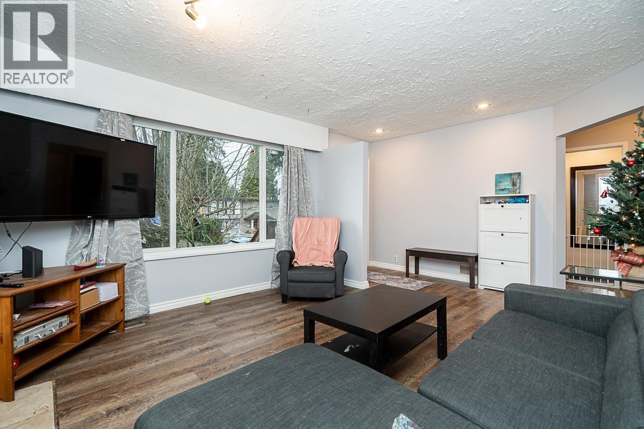 3676 Inverness Street, Port Coquitlam, British Columbia  V3B 3B4 - Photo 7 - R3072876