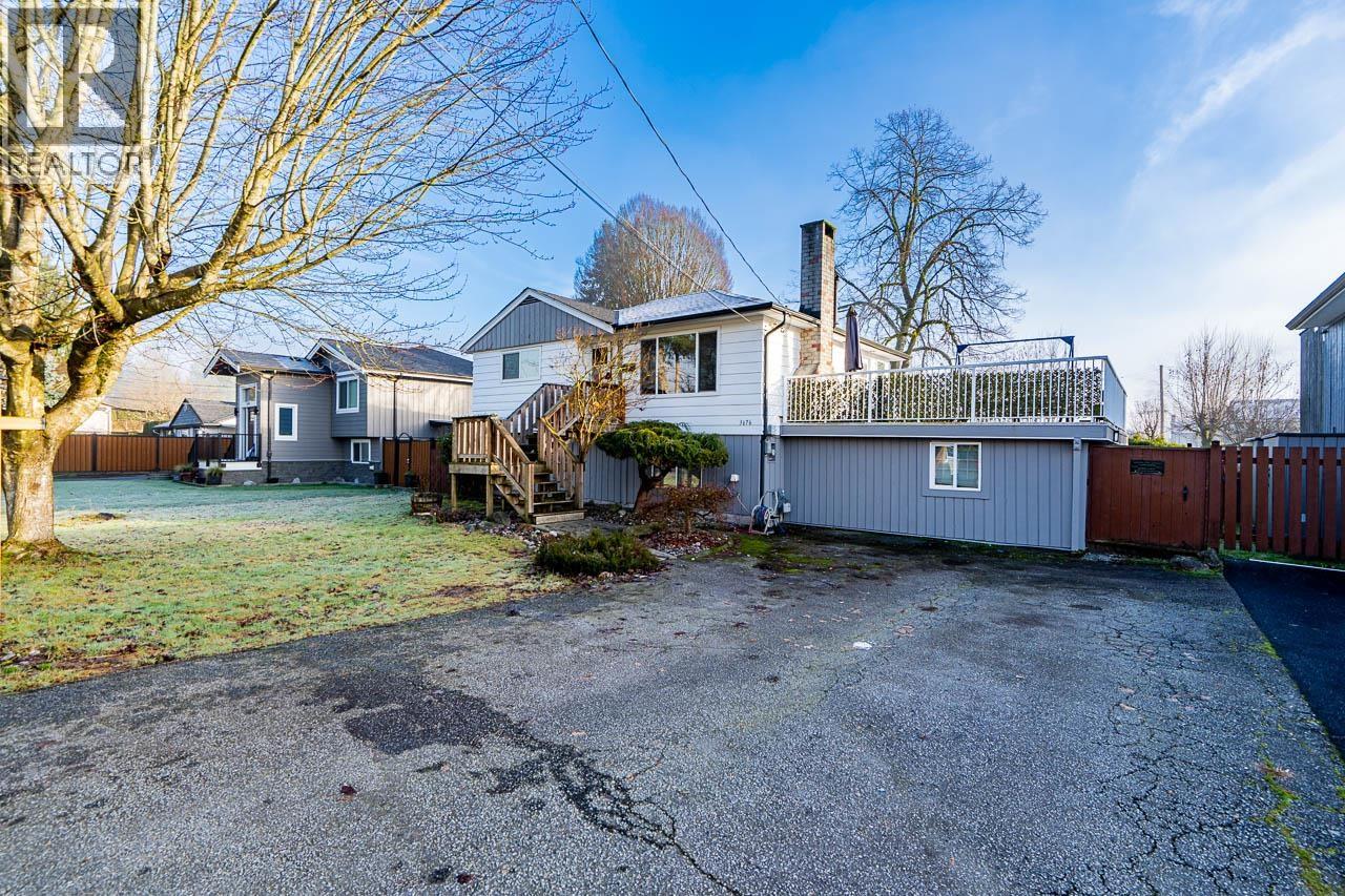 3676 Inverness Street, Port Coquitlam, British Columbia  V3B 3B4 - Photo 2 - R3072876