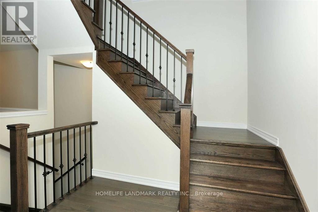 33 Gillivary Drive, Whitby, Ontario  L1P 2A9 - Photo 11 - E12722654