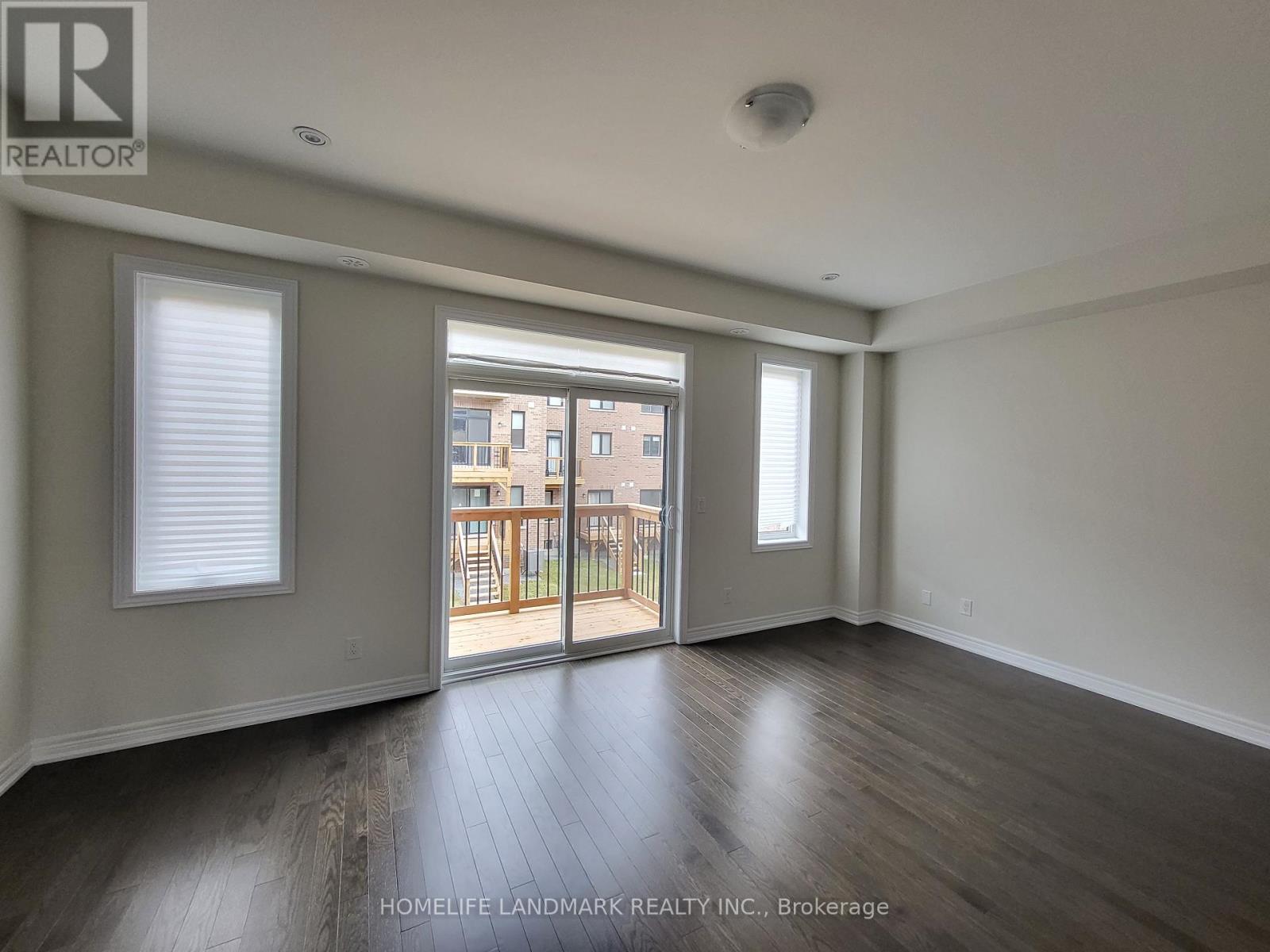 33 Gillivary Drive, Whitby, Ontario  L1P 2A9 - Photo 5 - E12722654