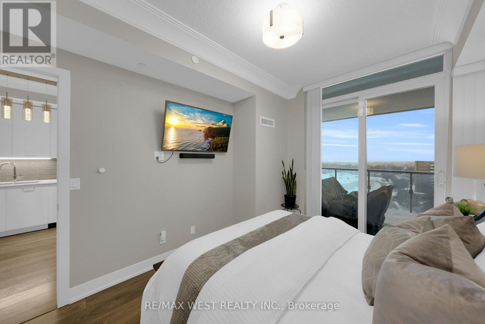 1117 - 9471 Yonge Street, Richmond Hill, Ontario  L4C 1V4 - Photo 10 - N12722642