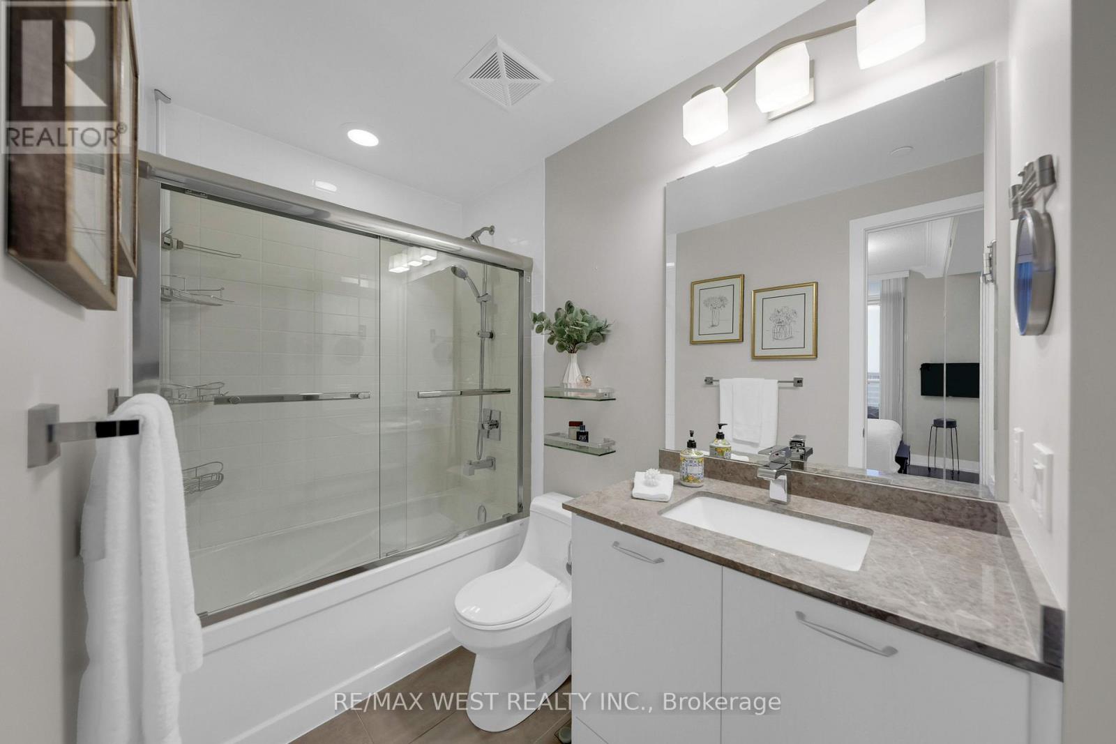 1117 - 9471 Yonge Street, Richmond Hill, Ontario  L4C 1V4 - Photo 12 - N12722642