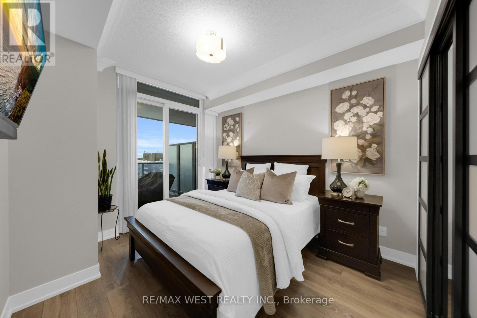 1117 - 9471 Yonge Street, Richmond Hill, Ontario  L4C 1V4 - Photo 9 - N12722642