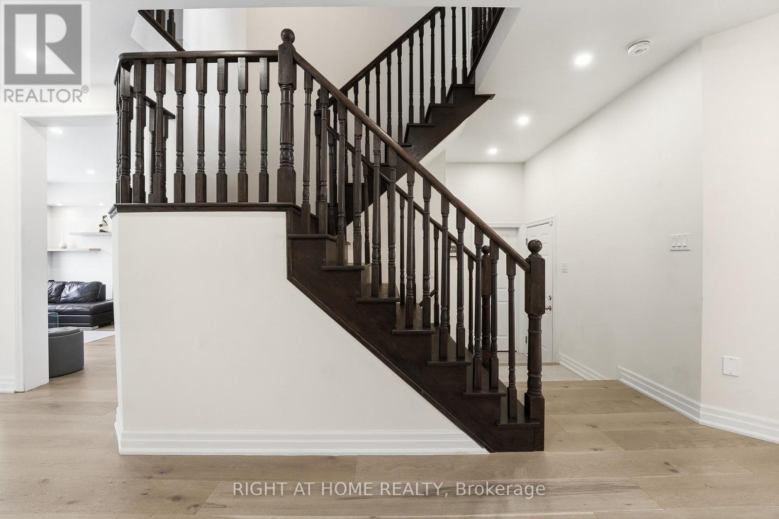 58 Charles White Court, East Gwillimbury, Ontario  L9N 0T7 - Photo 11 - N12722680