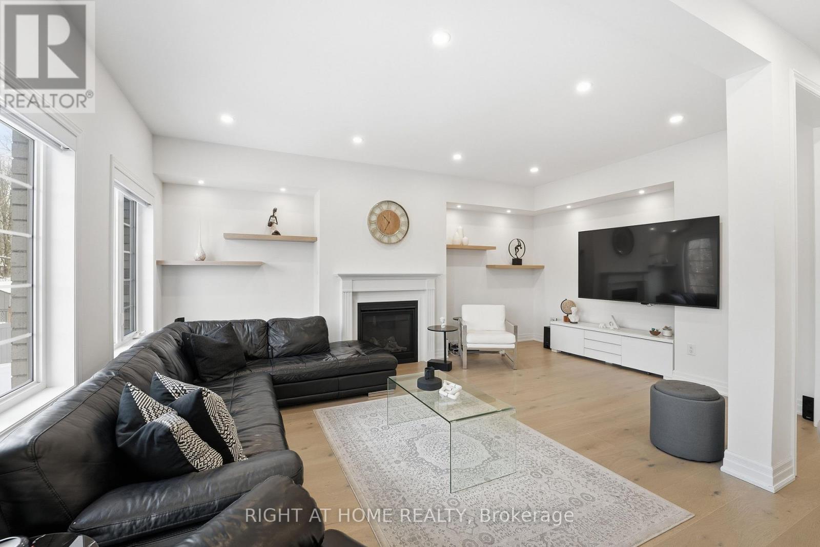 58 Charles White Court, East Gwillimbury, Ontario  L9N 0T7 - Photo 13 - N12722680