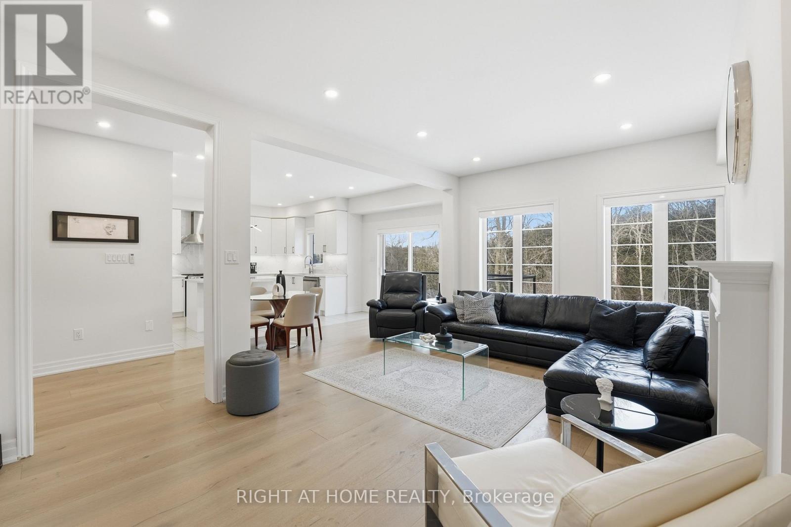 58 Charles White Court, East Gwillimbury, Ontario  L9N 0T7 - Photo 14 - N12722680