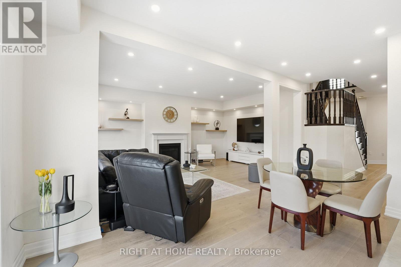 58 Charles White Court, East Gwillimbury, Ontario  L9N 0T7 - Photo 16 - N12722680