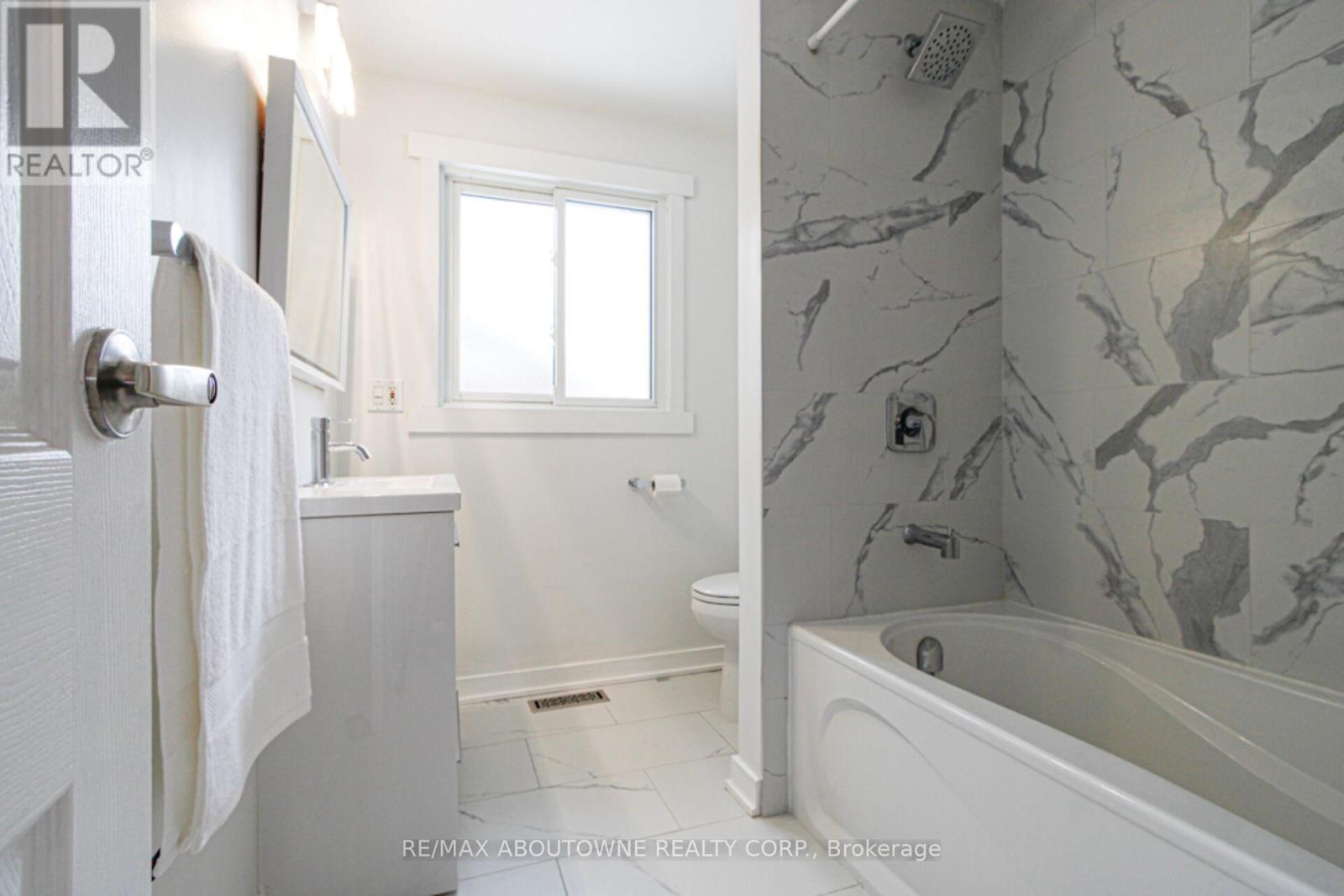 626 Cape Avenue, Burlington, Ontario  L7L 4M6 - Photo 26 - W12722618