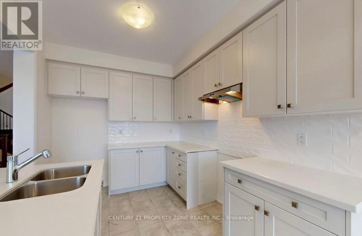 17 Aveena Road, Brampton, Ontario  L6P 4R8 - Photo 6 - W12722678