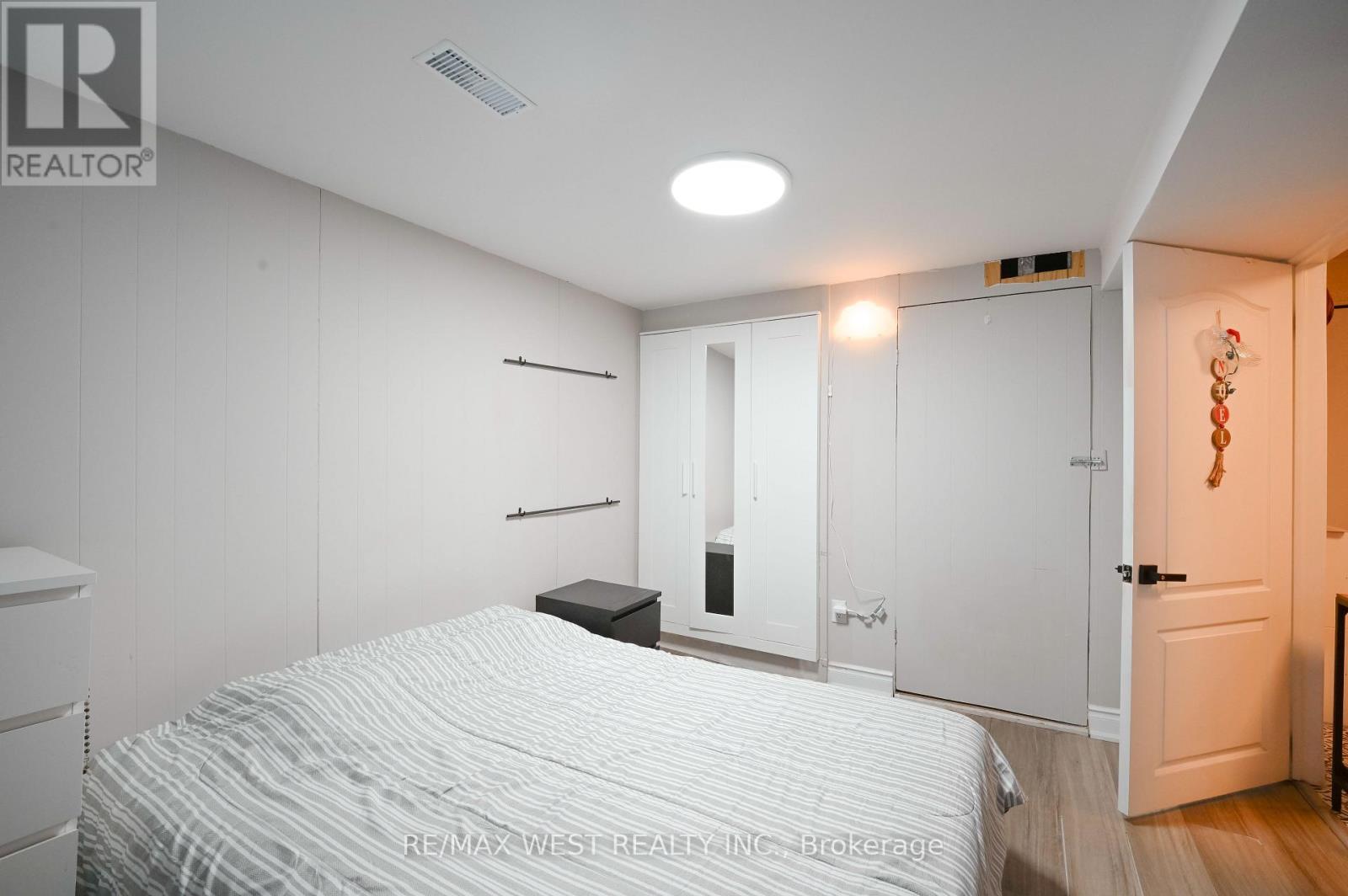 159 - 3175 Kirwin Avenue, Mississauga, Ontario  L5A 3M4 - Photo 9 - W12722692