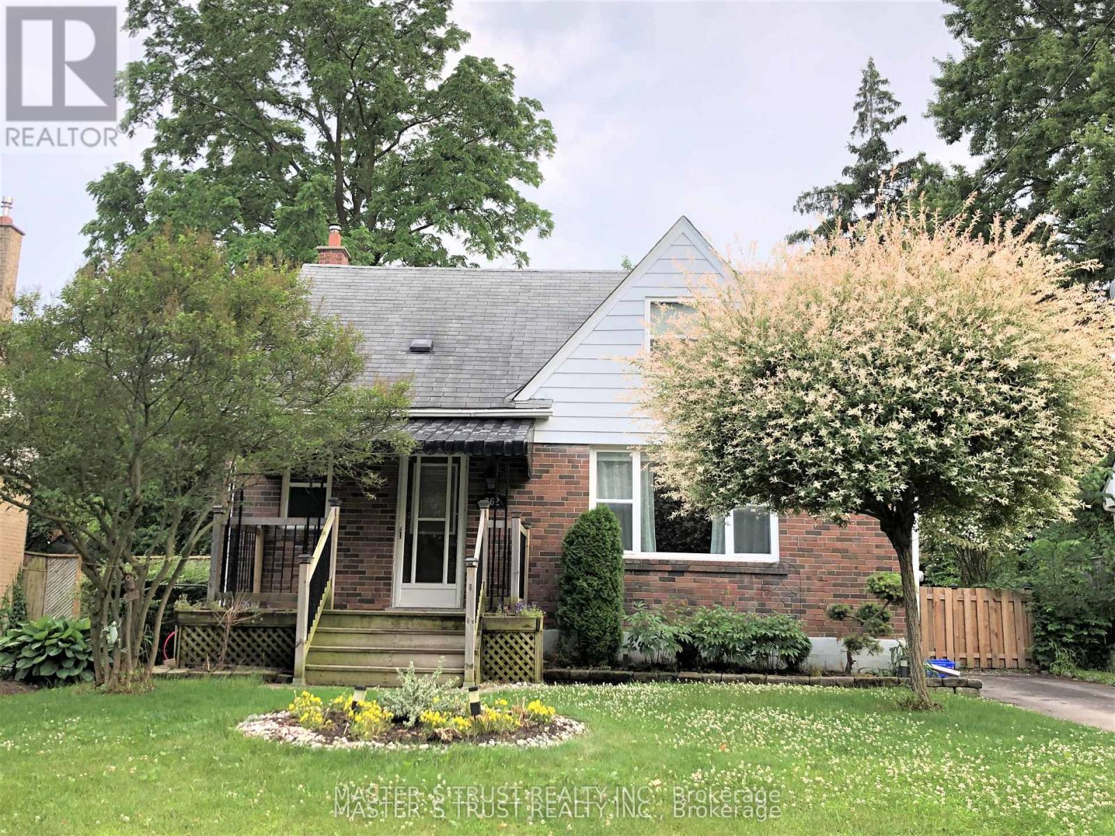 262 Queen Mary Drive, Oakville, Ontario  L6K 3L2 - Photo 2 - W12722696