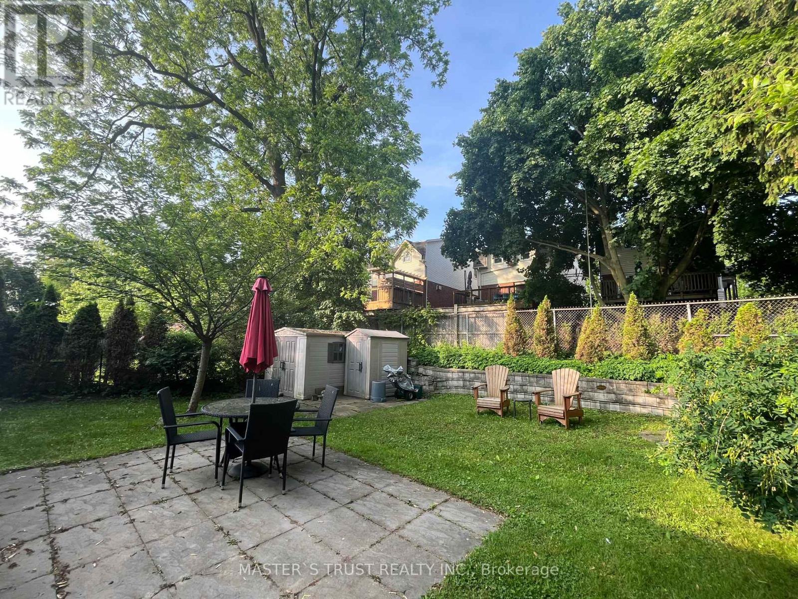 262 Queen Mary Drive, Oakville, Ontario  L6K 3L2 - Photo 8 - W12722696