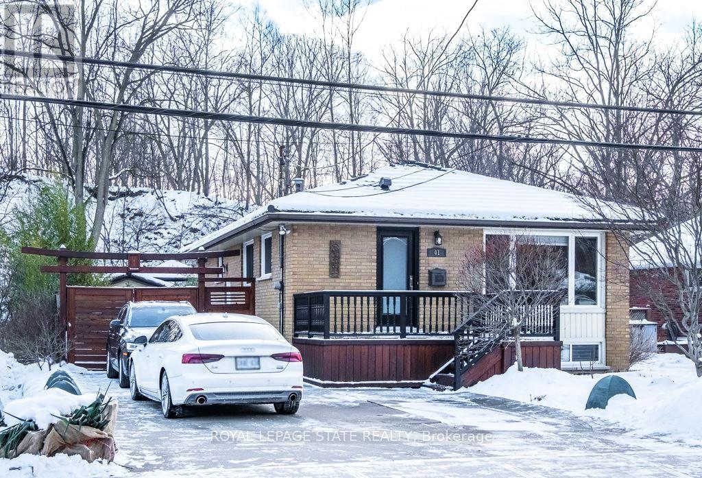 41 Ann Street, Hamilton, Ontario  L9H 2N4 - Photo 4 - X12722606