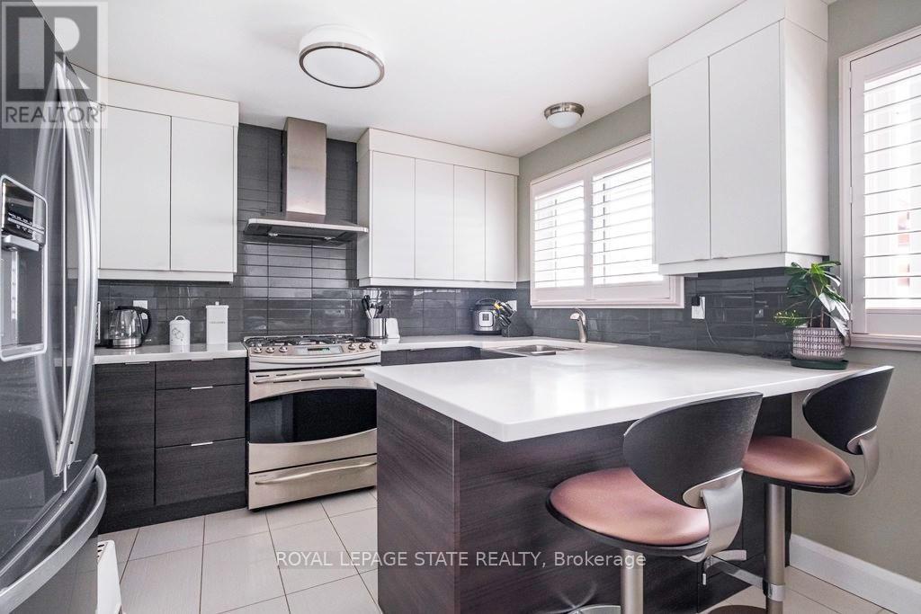 41 Ann Street, Hamilton, Ontario  L9H 2N4 - Photo 9 - X12722606