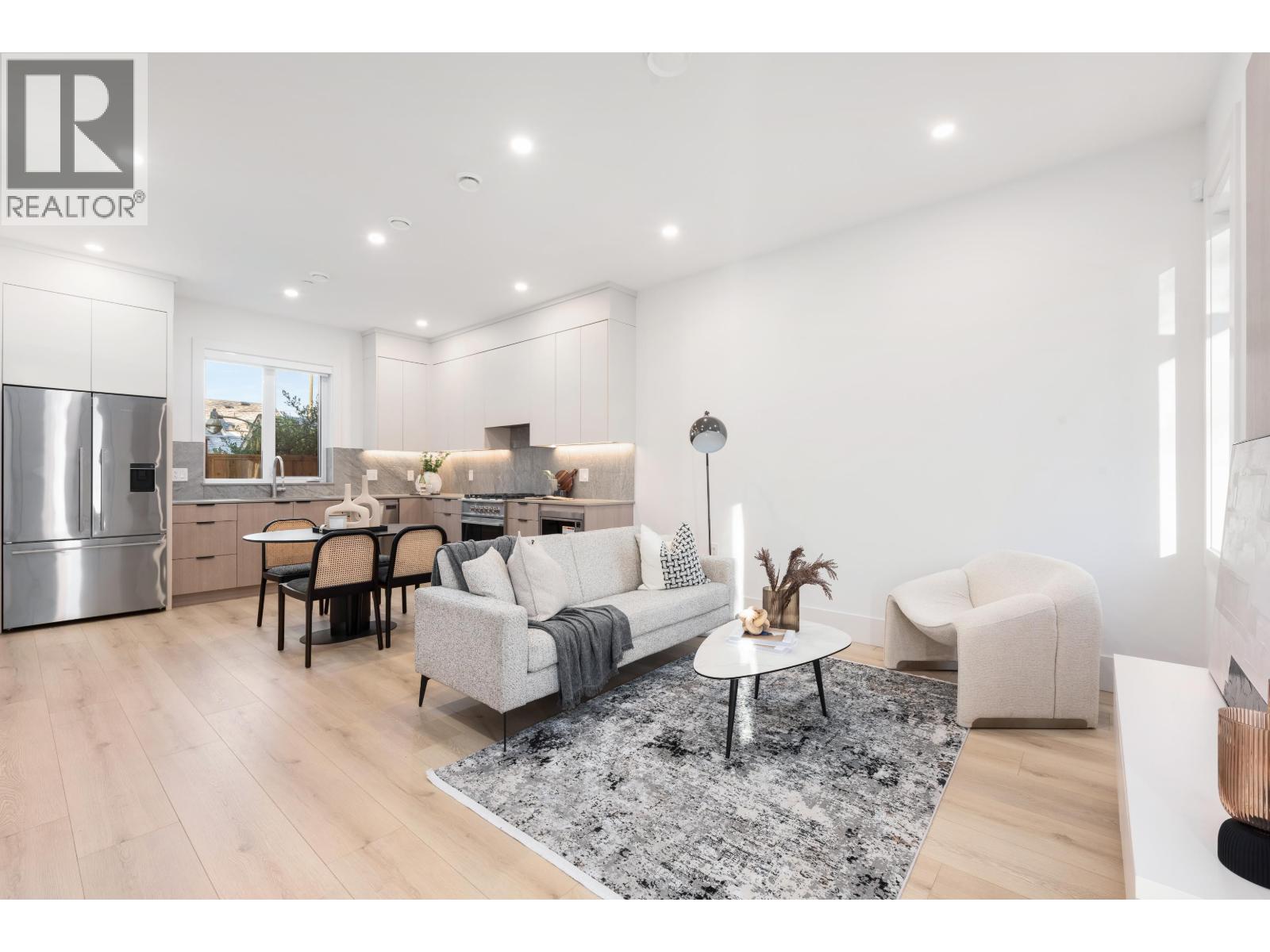 323 N Kamloops Street, Vancouver, British Columbia V5K 0A9 - Photo 2 - R3082368