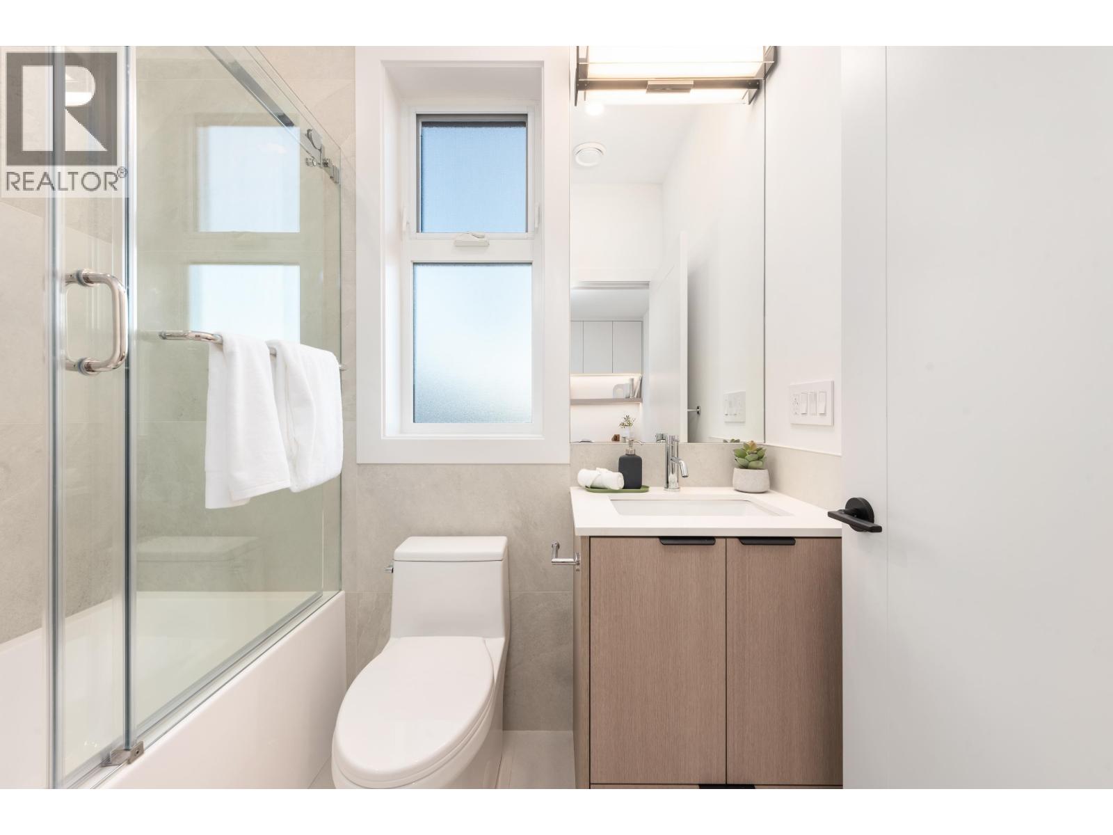 323 N Kamloops Street, Vancouver, British Columbia  V5K 0A9 - Photo 13 - R3082368