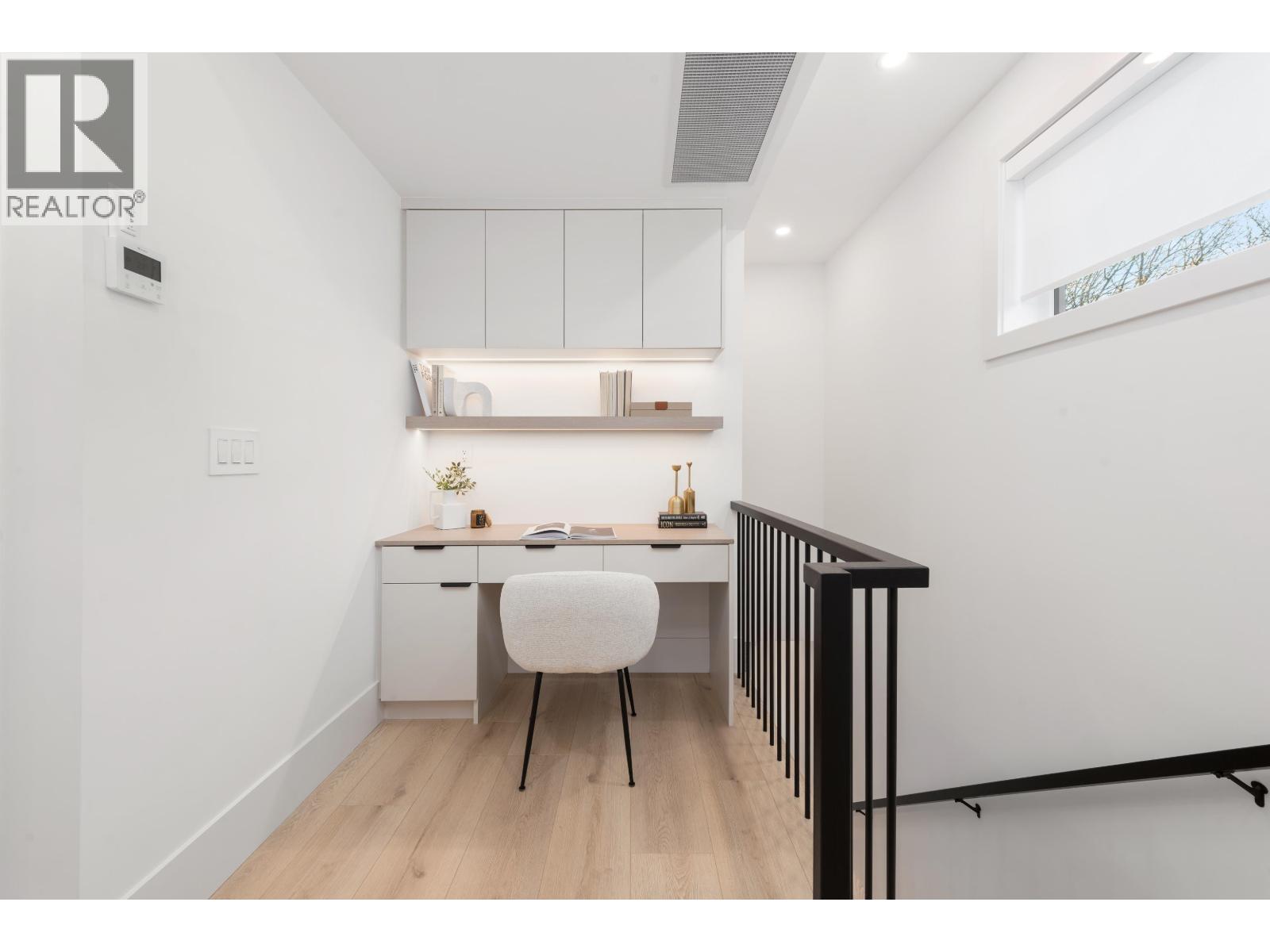 323 N Kamloops Street, Vancouver, British Columbia  V5K 0A9 - Photo 11 - R3082368