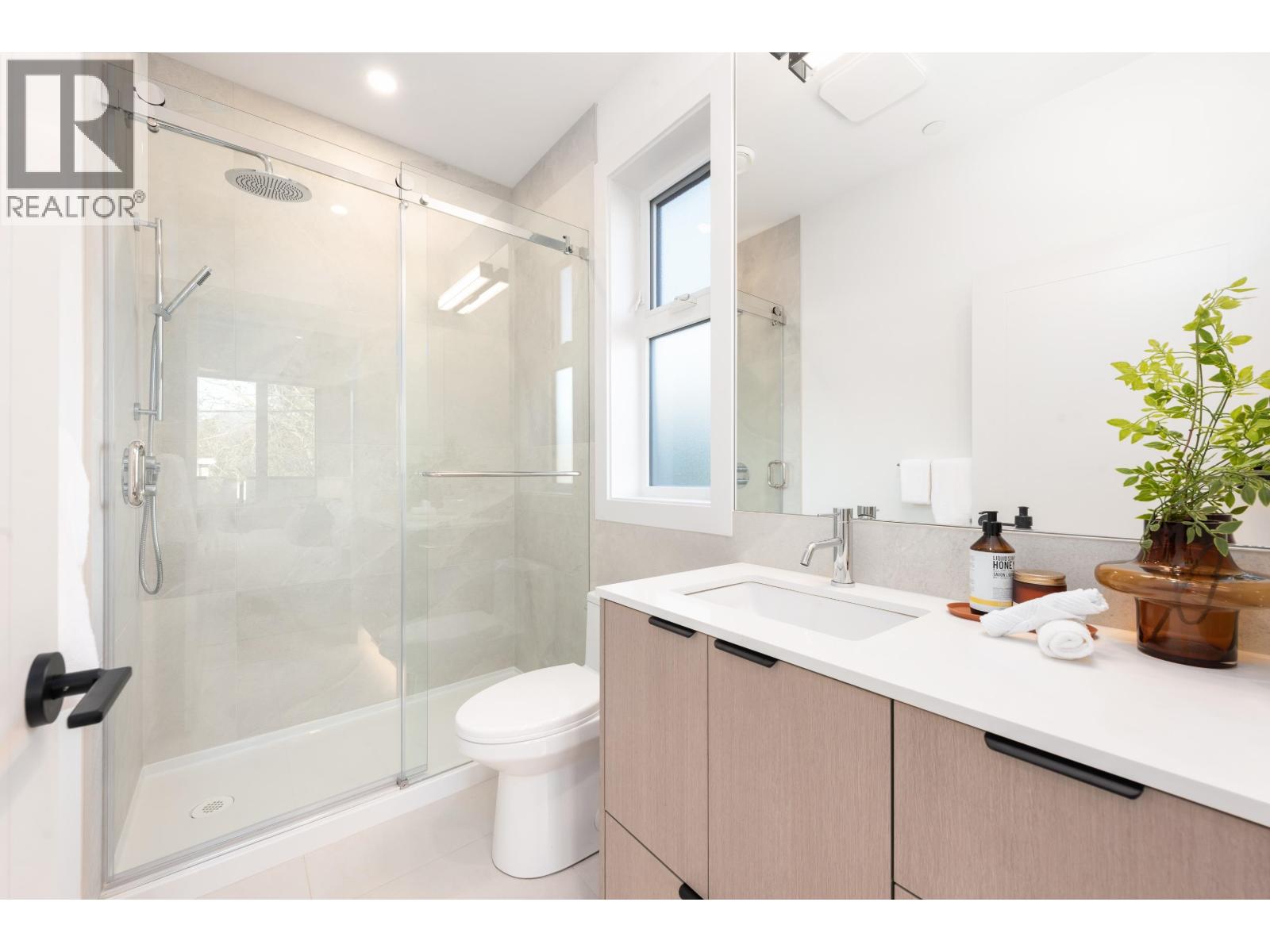 323 N Kamloops Street, Vancouver, British Columbia  V5K 0A9 - Photo 17 - R3082368