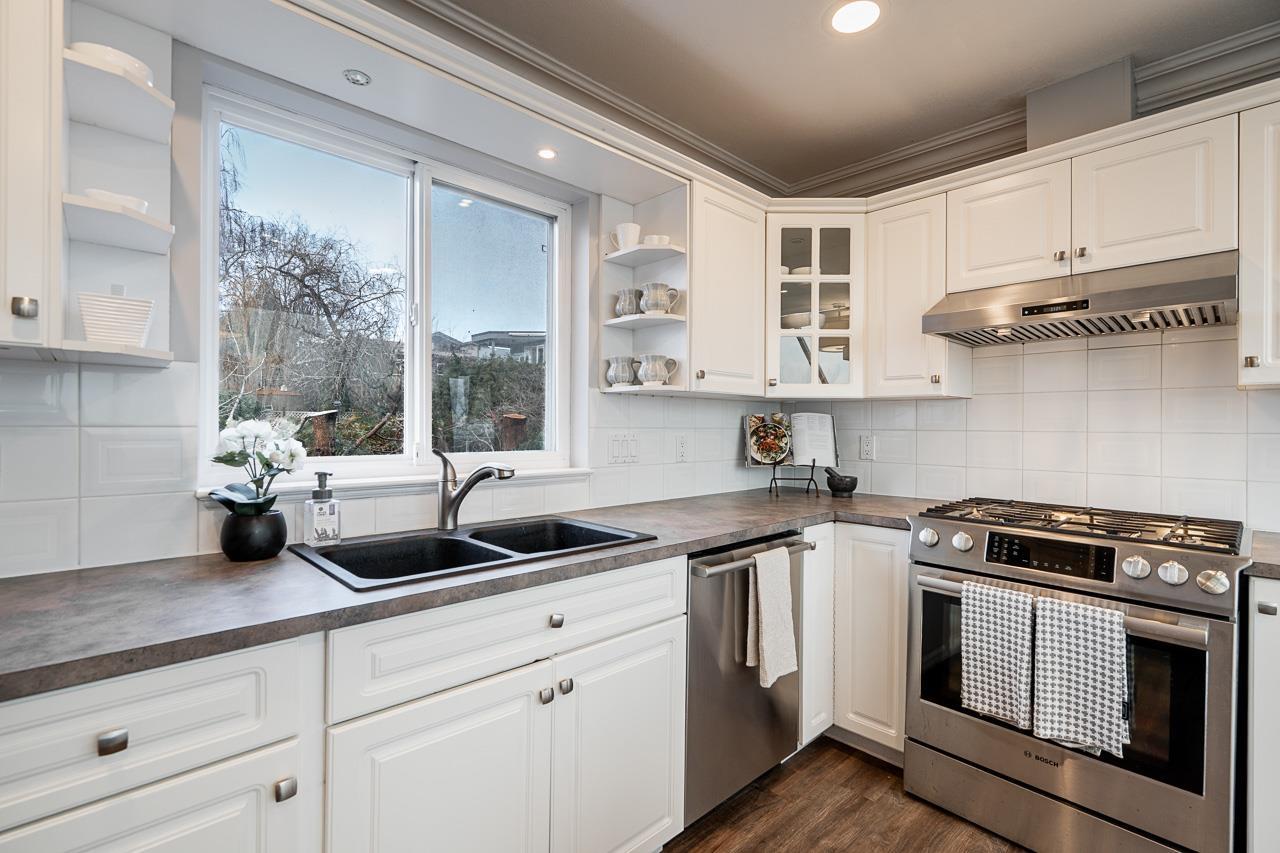 912 Habgood Street, White Rock, British Columbia  V4B 4W6 - Photo 3 - R3082281