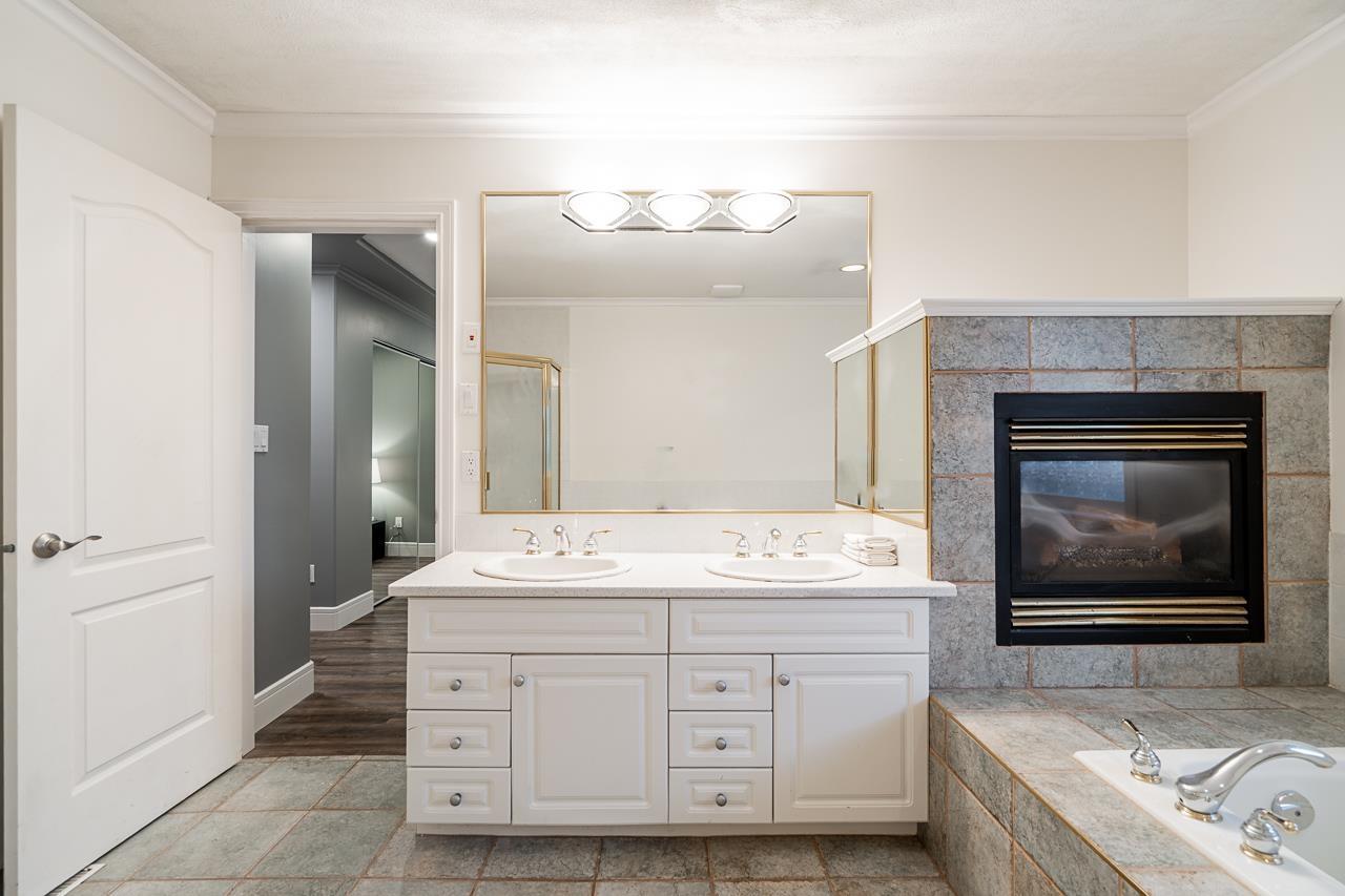 912 Habgood Street, White Rock, British Columbia  V4B 4W6 - Photo 10 - R3082281