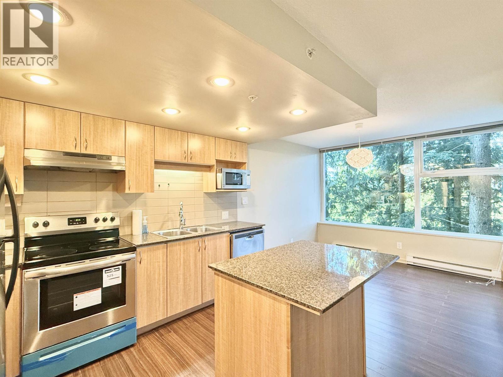 305 9232 University Crescent, Burnaby, British Columbia  V5A 0A3 - Photo 8 - R3082335