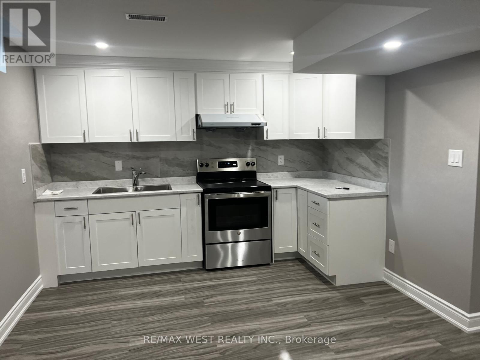 12 YELLOW AVENS BOULEVARD, Brampton, Ontario