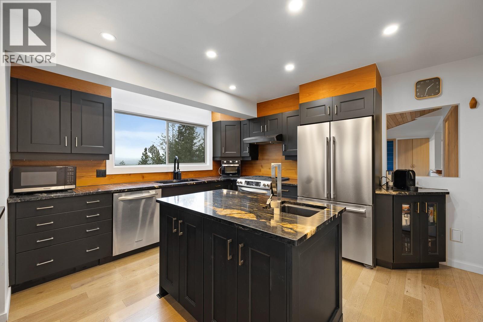 1632 Griffiths Place, West Kelowna, British Columbia  V1Z 2T7 - Photo 10 - 10372806