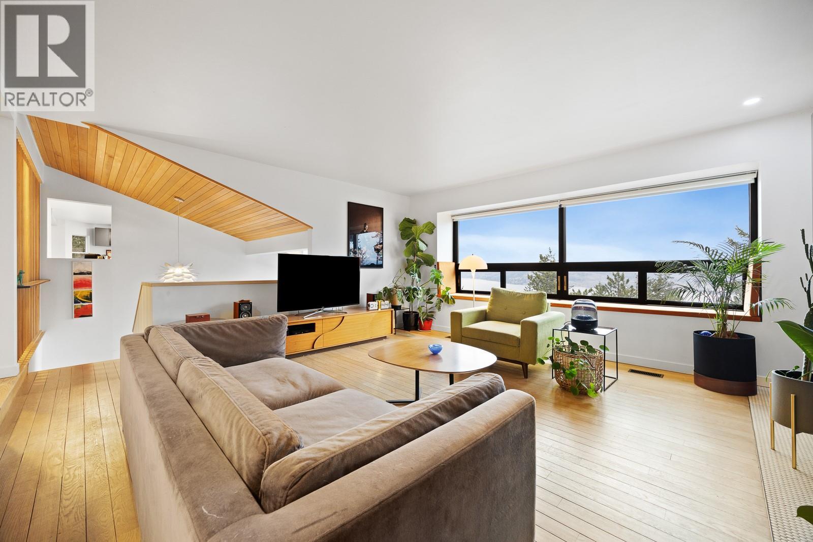 1632 Griffiths Place, West Kelowna, British Columbia  V1Z 2T7 - Photo 4 - 10372806