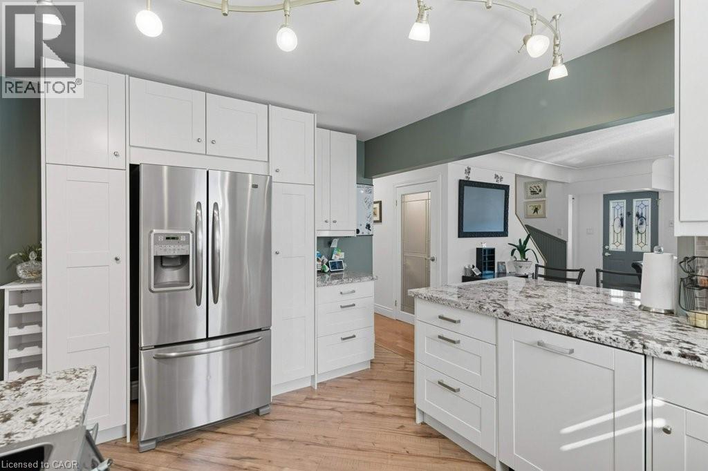 478 East 37th Street, Hamilton, Ontario L8V 4B9 - Photo 13 - 40757456