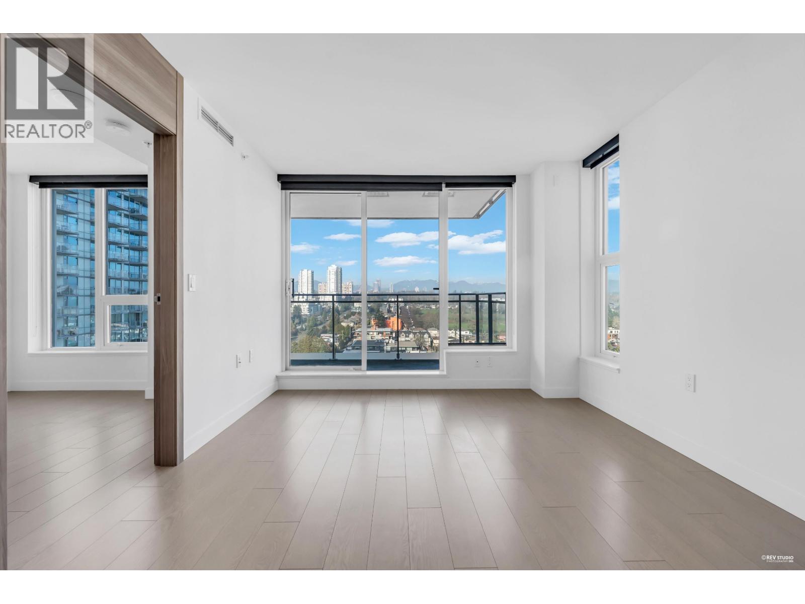 Listing Picture 10 of 32 : 2208 455 SW MARINE DRIVE, Vancouver / 溫哥華 - 魯藝地產 Yvonne Lu Group - MLS Medallion Club Member