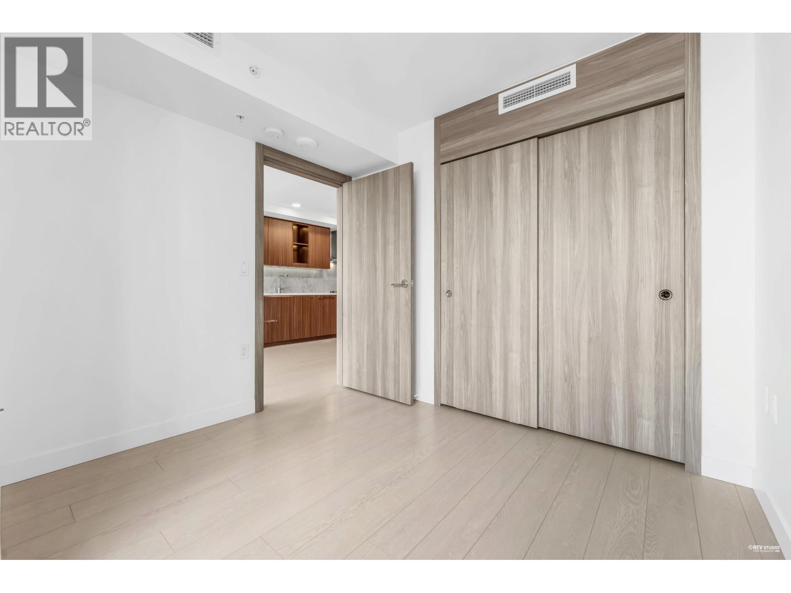 Listing Picture 14 of 32 : 2208 455 SW MARINE DRIVE, Vancouver / 溫哥華 - 魯藝地產 Yvonne Lu Group - MLS Medallion Club Member