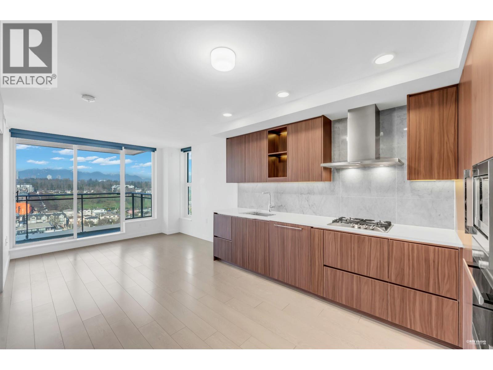 Listing Picture 3 of 32 : 2208 455 SW MARINE DRIVE, Vancouver / 溫哥華 - 魯藝地產 Yvonne Lu Group - MLS Medallion Club Member