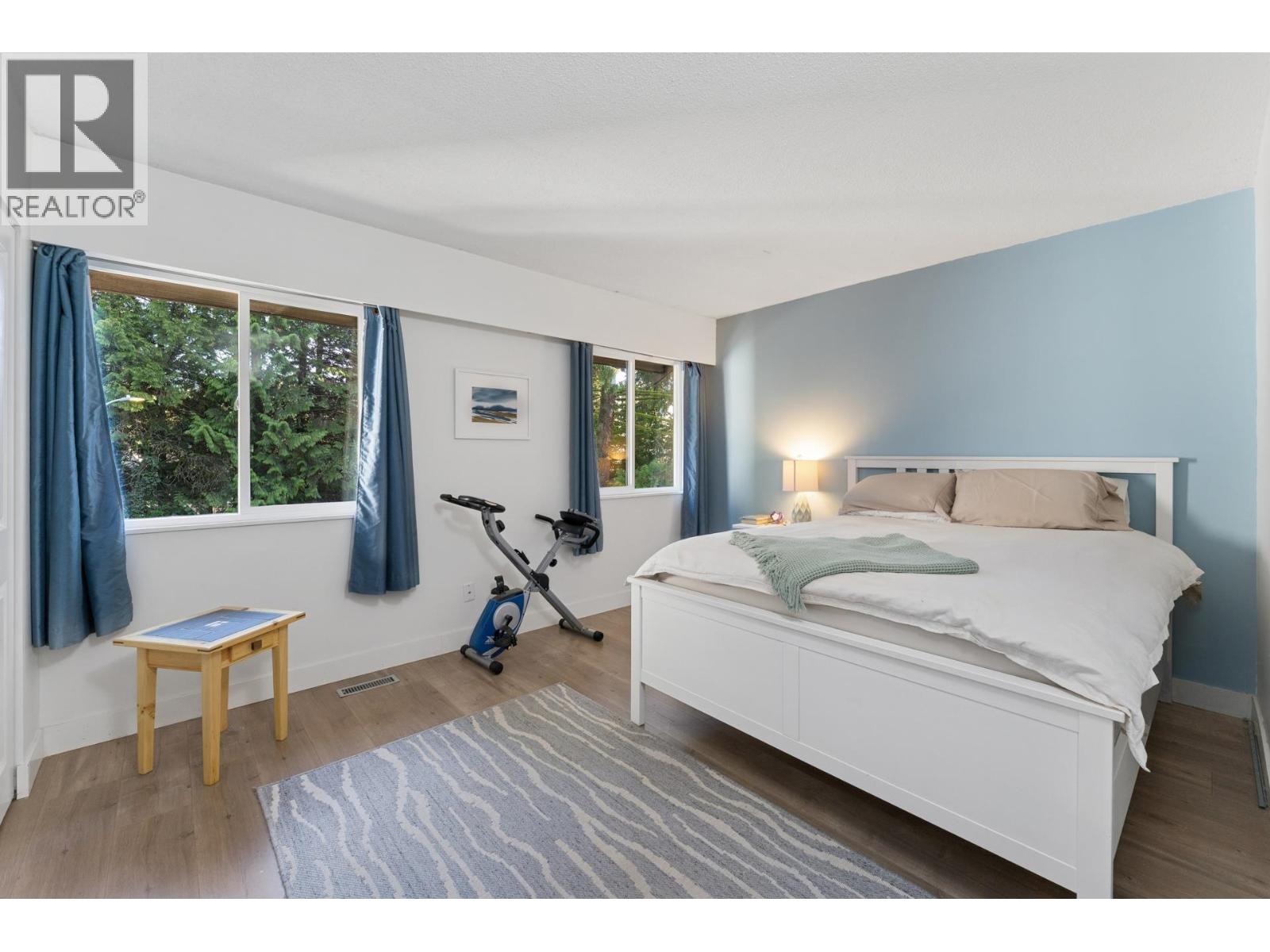 2060 Deep Cove Crescent, North Vancouver, British Columbia  V7G 1T2 - Photo 11 - R3082432