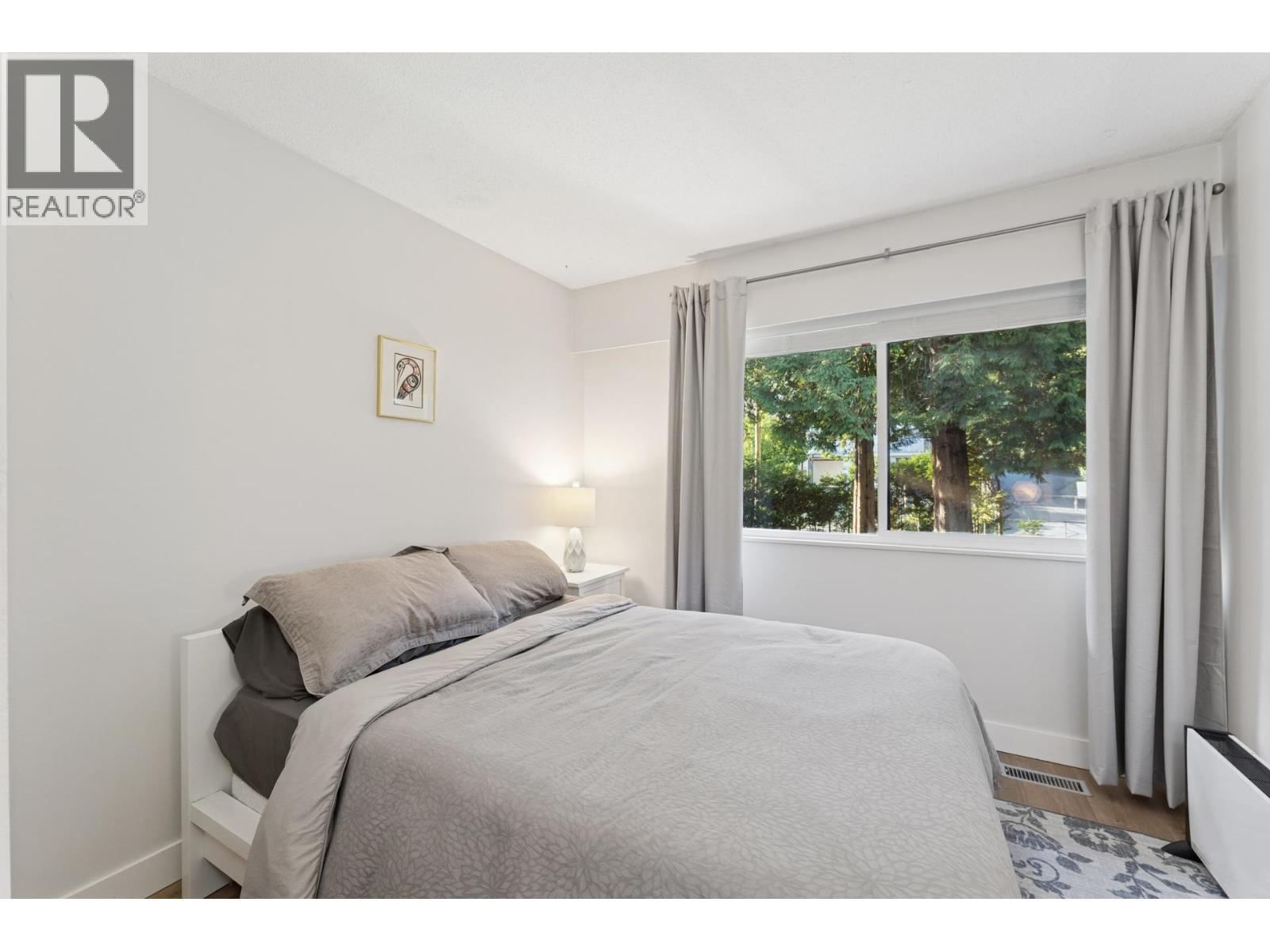 2060 Deep Cove Crescent, North Vancouver, British Columbia  V7G 1T2 - Photo 14 - R3082432