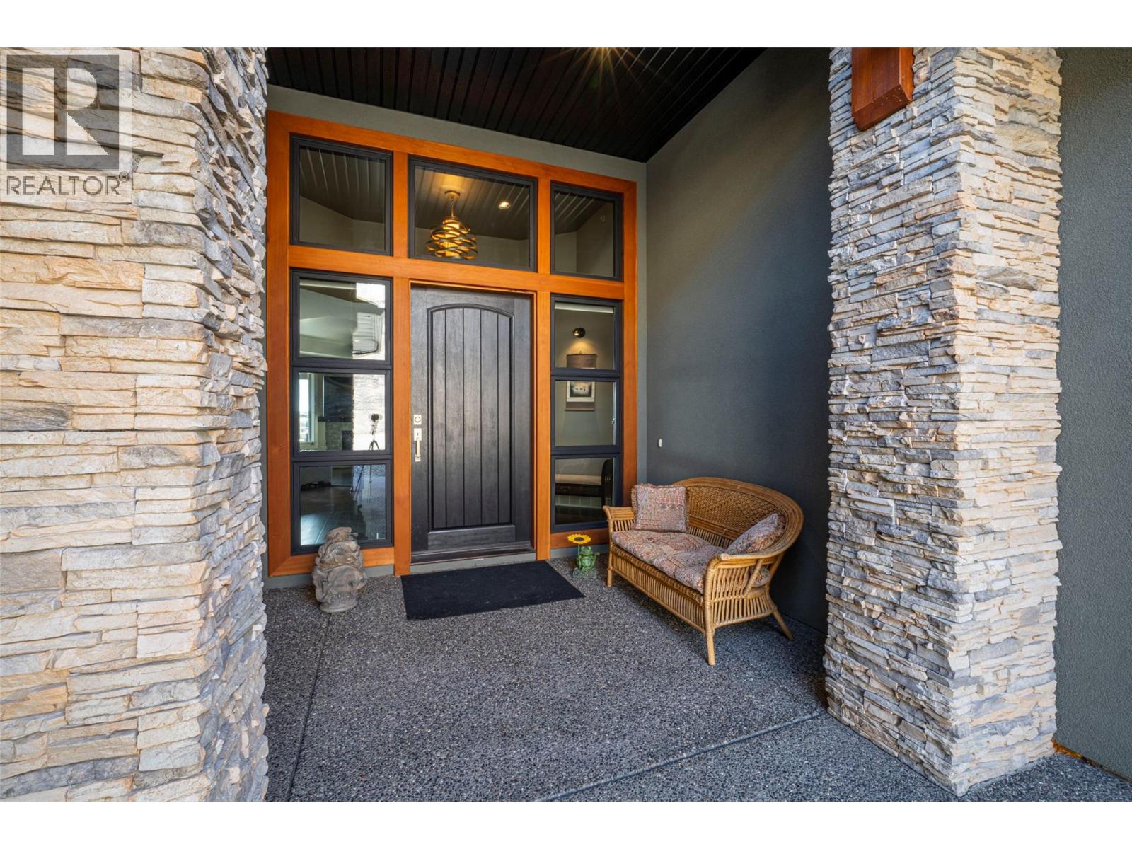 4134 Camelback Way, Vernon, British Columbia  V1T 9W4 - Photo 4 - 10373405