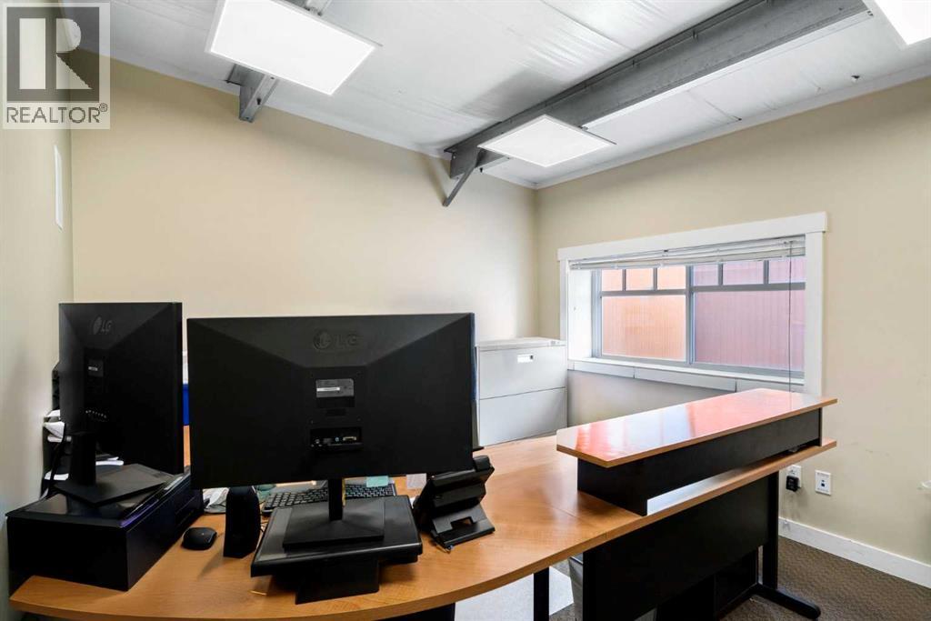 5, 30 Griffin Industrial Point, Cochrane, Alberta  T4C 0A2 - Photo 8 - A2271454