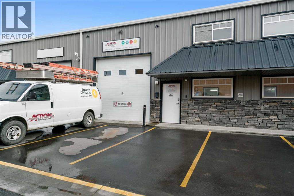 5, 30 Griffin Industrial Point, Cochrane, Alberta  T4C 0A2 - Photo 1 - A2274208