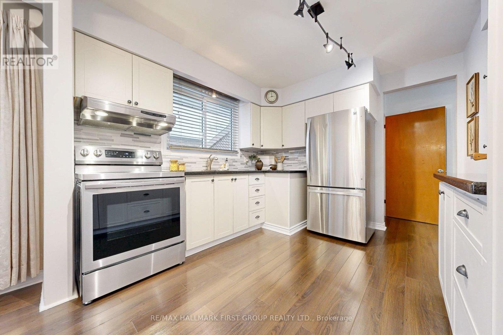 209 Johnson Avenue, Whitby, Ontario  L1N 3T2 - Photo 12 - E12722710