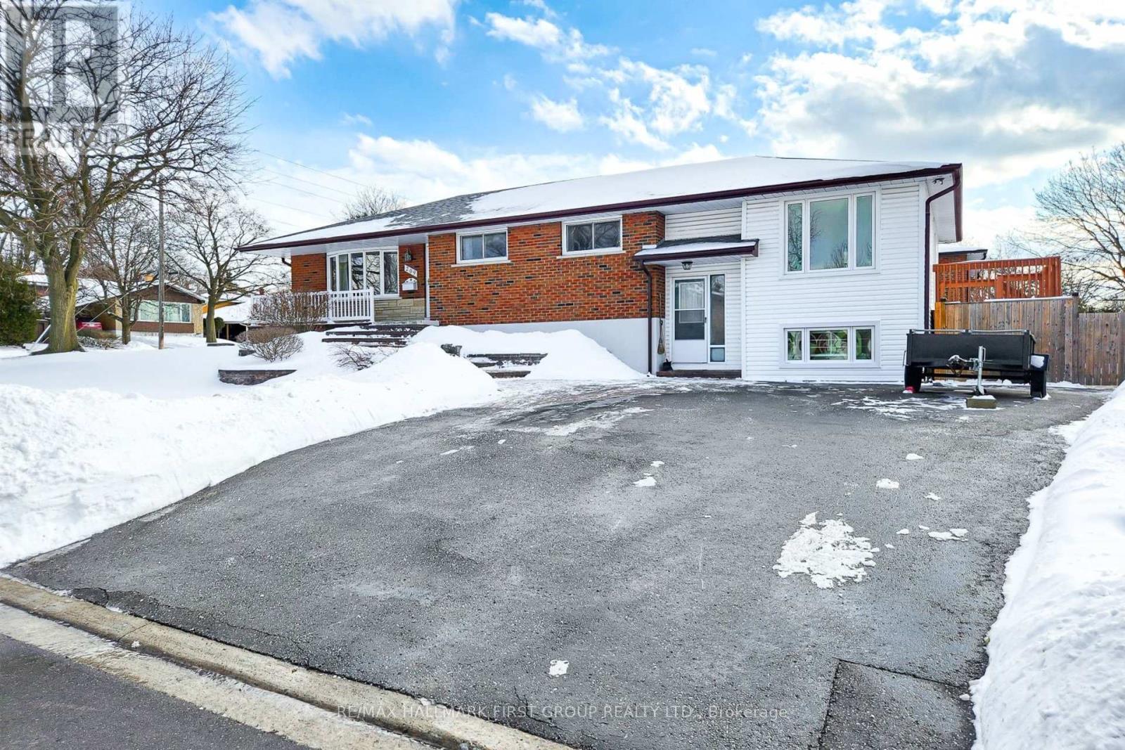 209 Johnson Avenue, Whitby, Ontario  L1N 3T2 - Photo 3 - E12722710